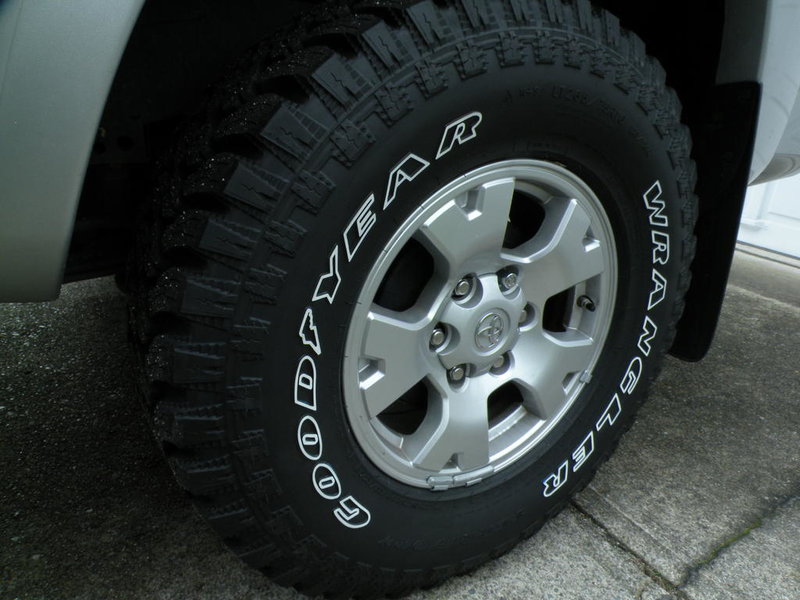 New tires Goodyear Territory, exclusive to Canada World