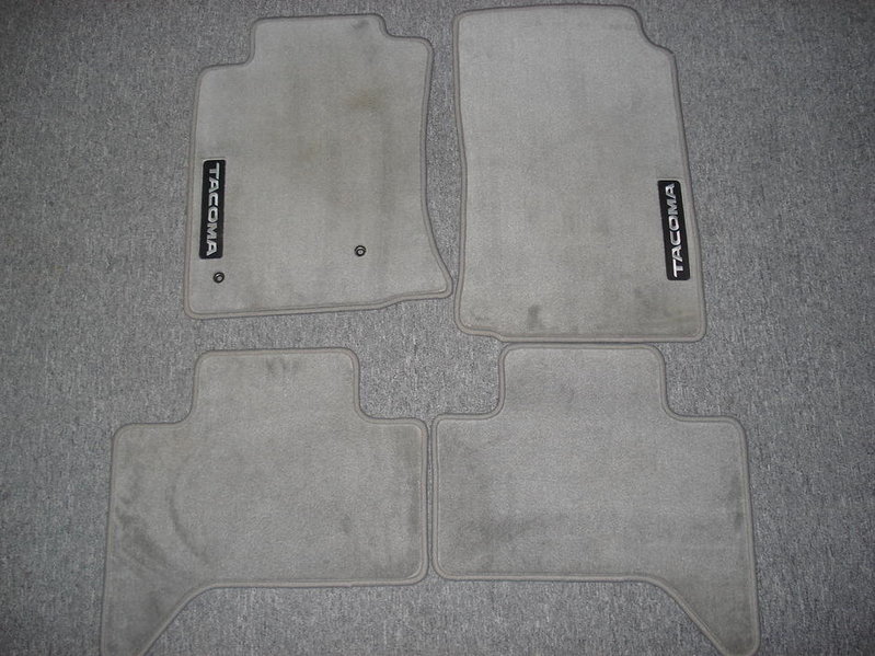 07 gray dcab floor mats. World