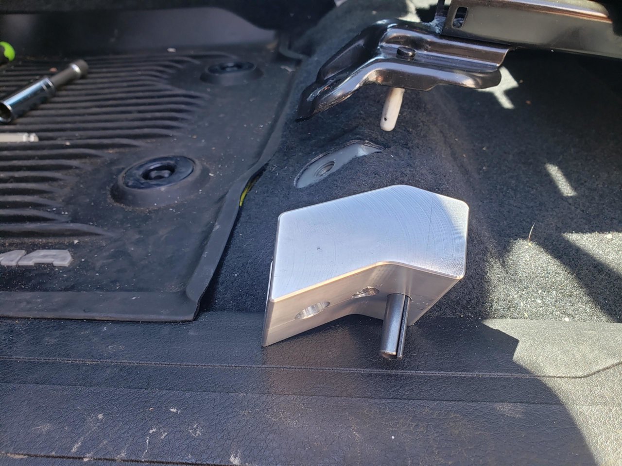 Poll 3rd Gen Front Seat Riser Interest? Page 4 World