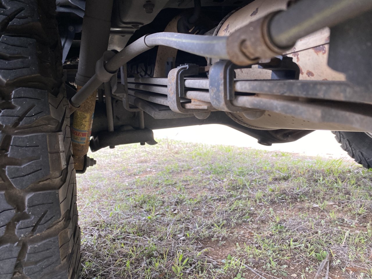 Leaf springs are they supposed to look like that? World