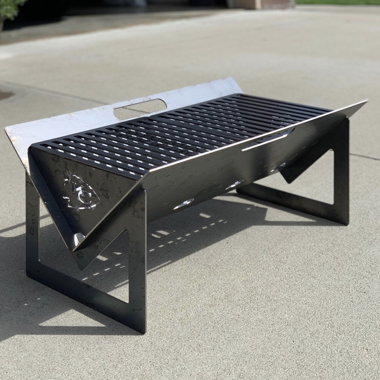 Chiefs Camping Grill/Fire Pit World