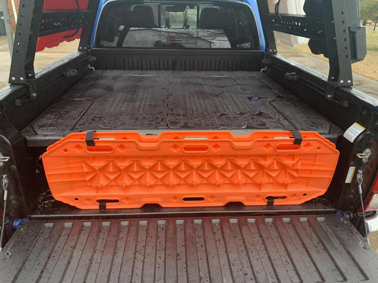 DECKED Storage System World