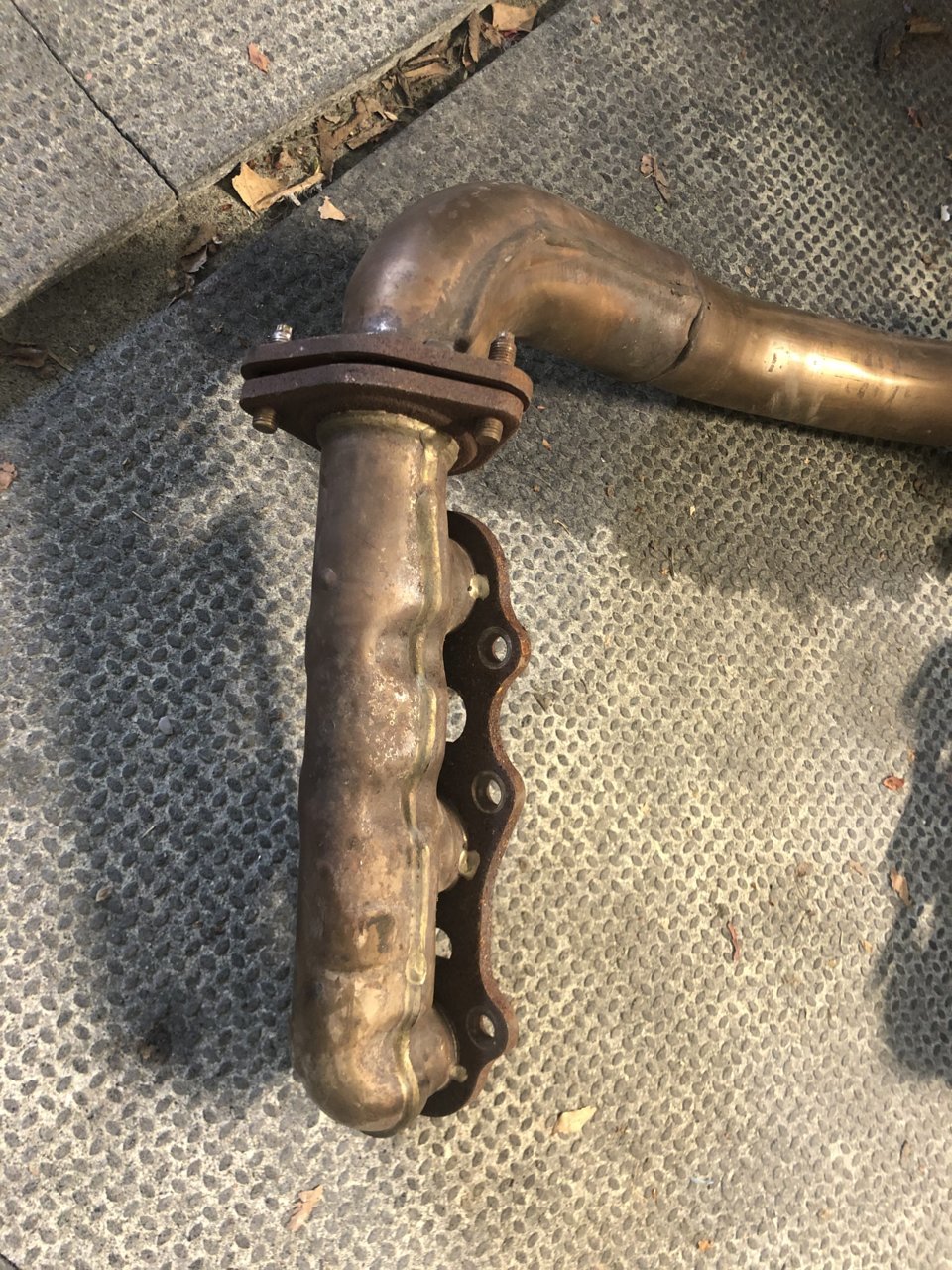 OEM exhaust manifolds and crossover pipe World