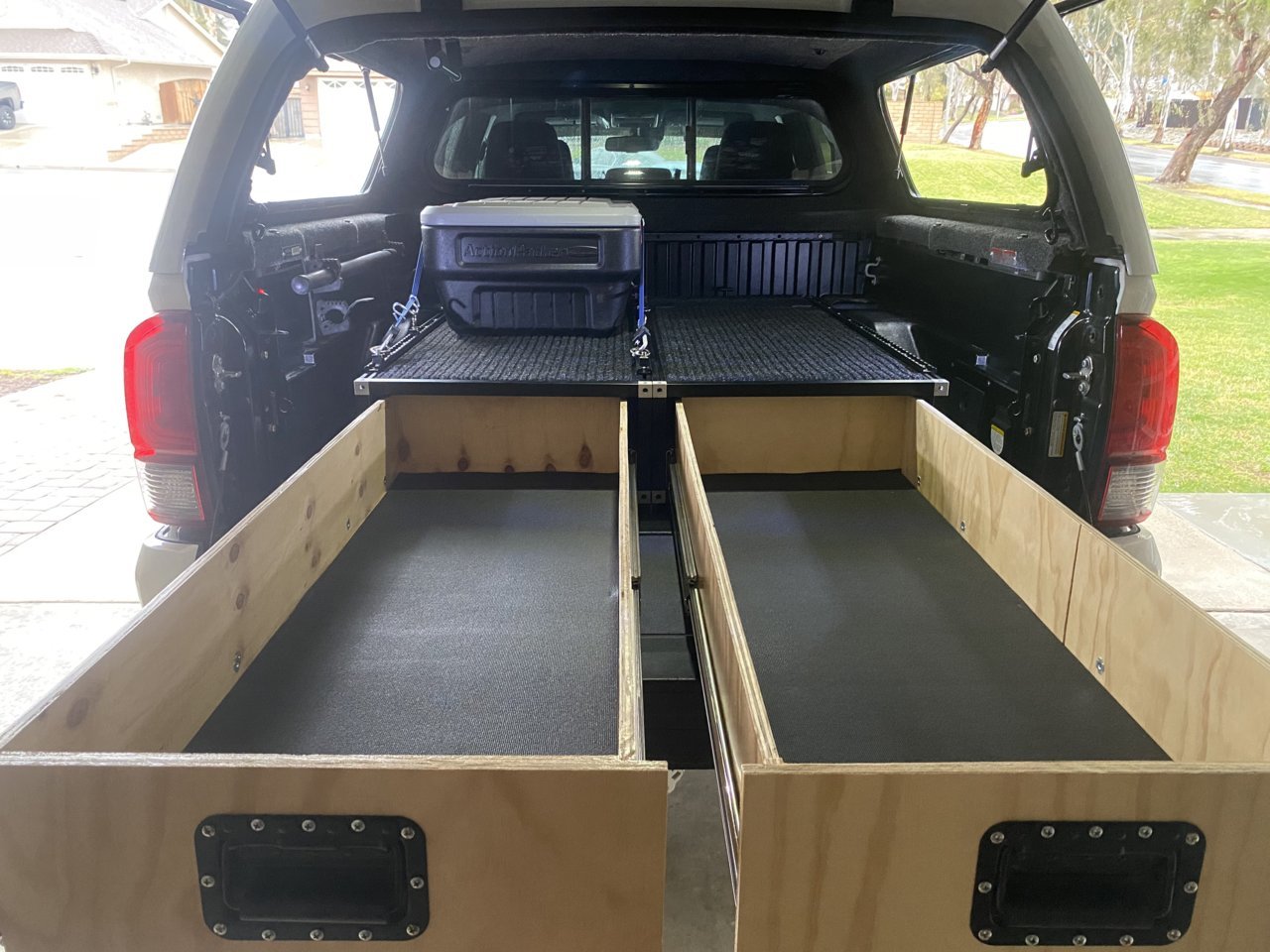 Aluminum Extrusion/Wood Bed Drawer System World