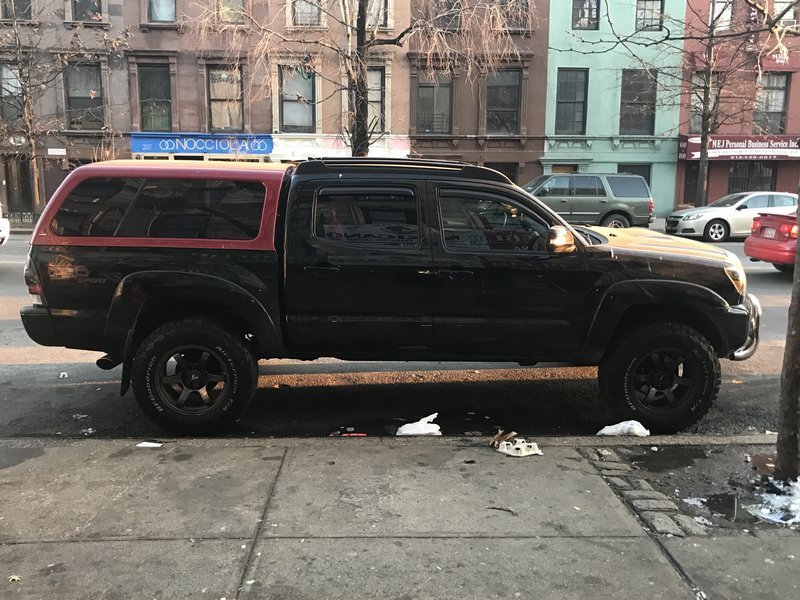 2012 Barcelona red DCSB 5ft camper shell park ridge NJ 500 obo