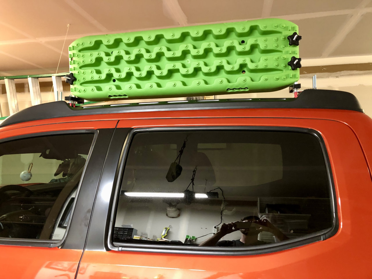 How to mount XBull traction boards on OEM roof rack World