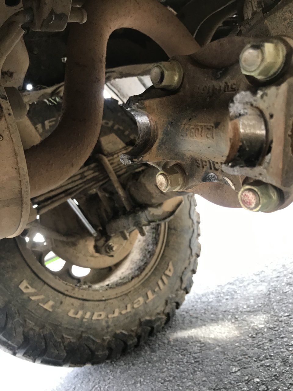 Broken rear drive shaft Yoke Please help me fix World