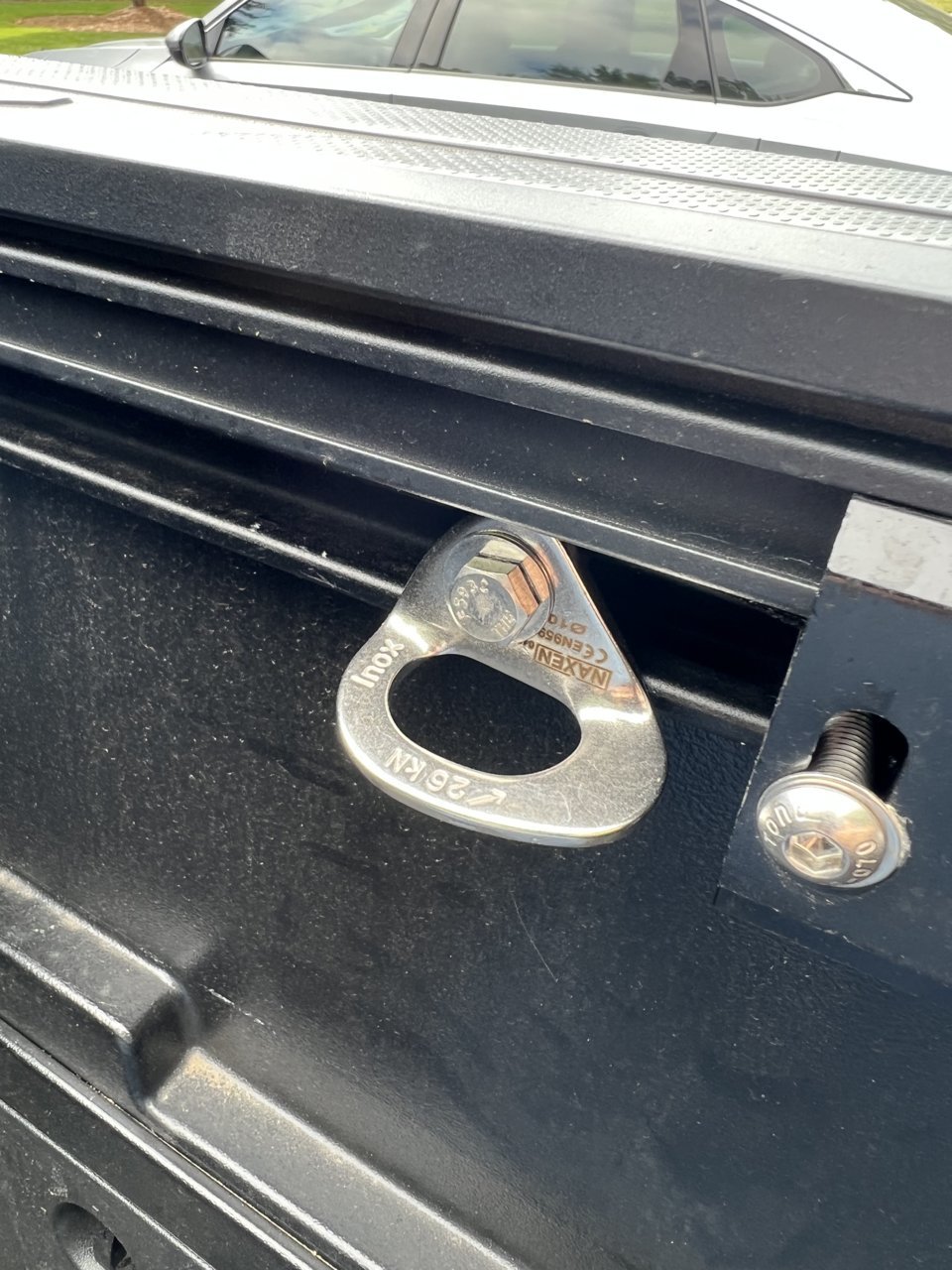 LEER HF650M bed cover installation tips World