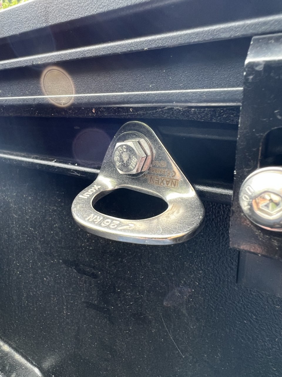 LEER HF650M bed cover installation tips World