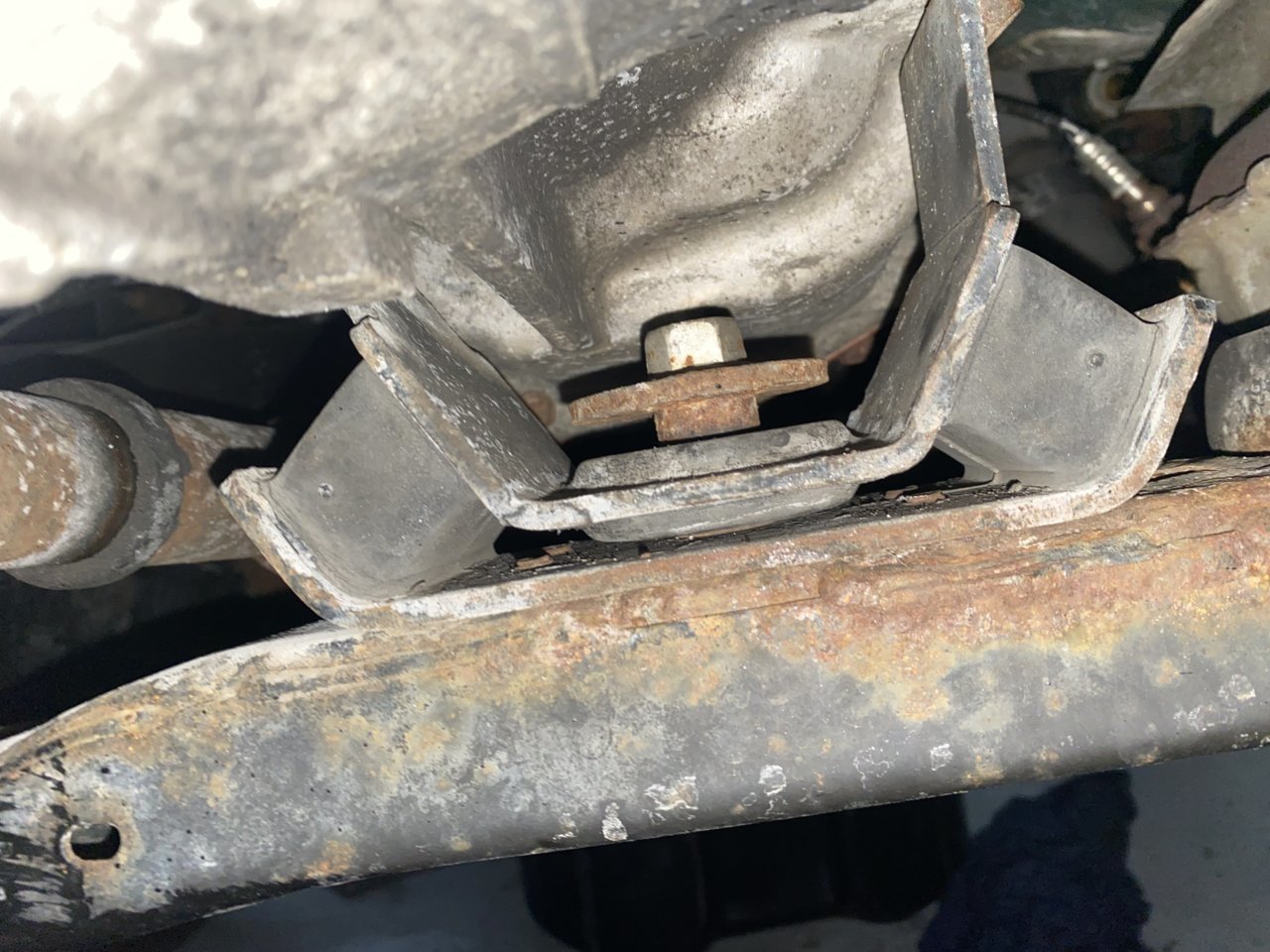 1999 Transmission Mount World