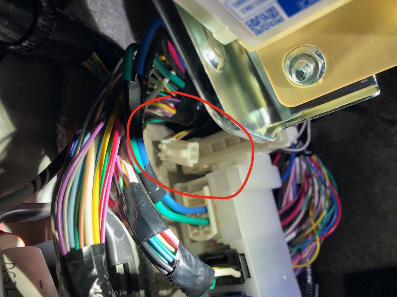 Connector to nowhere under drivers side kick panel World