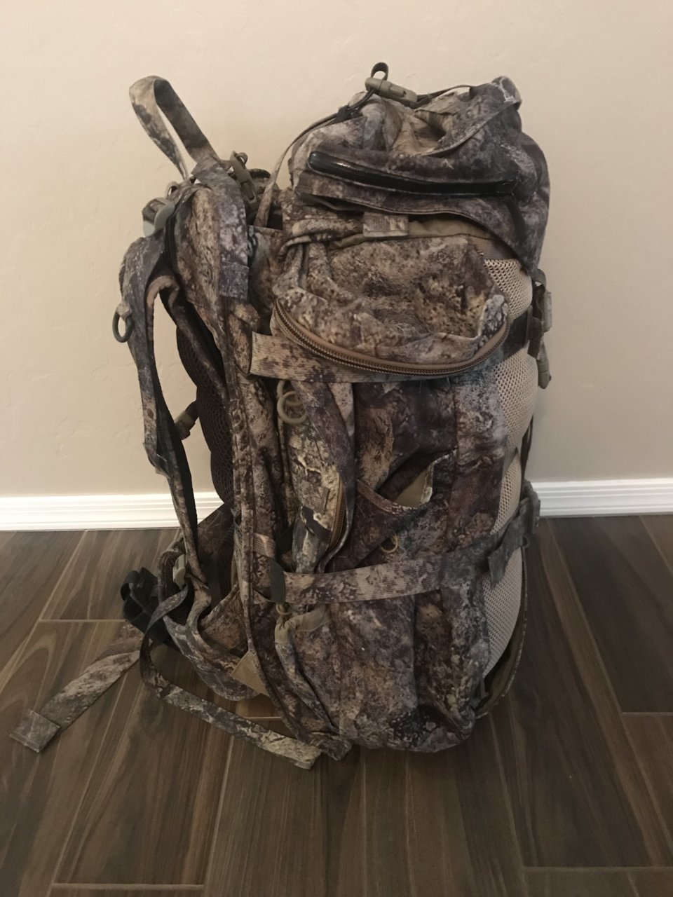 Zeiss Victory 8x26 PRF Rangefinder & Eberlestock Dragonfly J107 Hunting Pack World