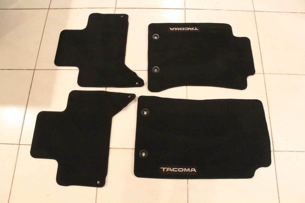 Brand new OEM carpet floor mats 2014... World