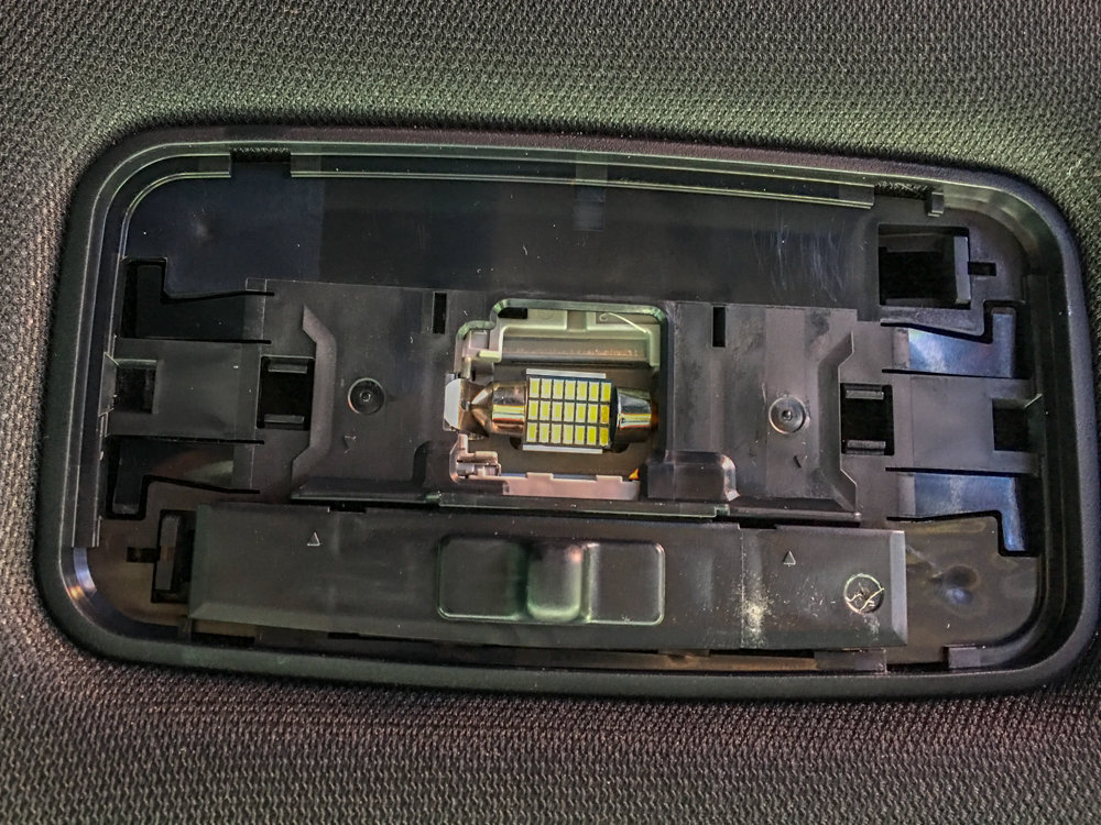 2019 Map Light, Dome Light and Vanity Light Stock Types/Sizes? World