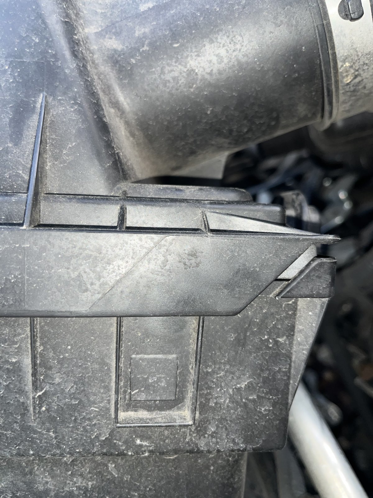 Engine air filter gap World
