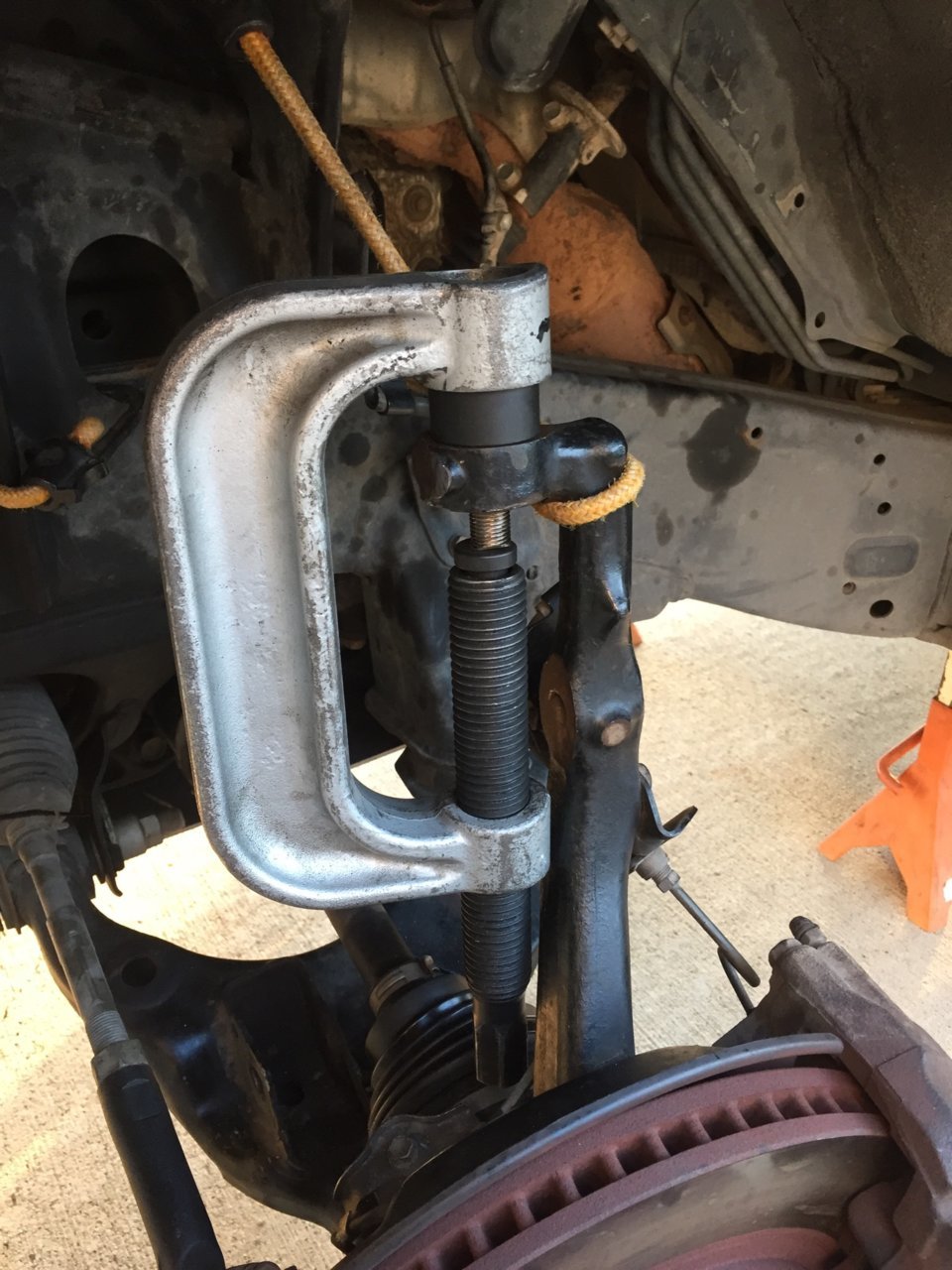 Uniball tapered bolt stuck in spindle World