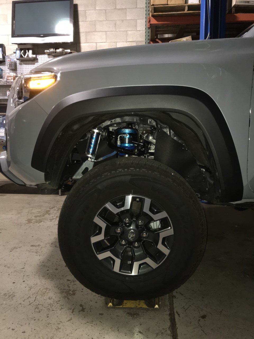 King 2.5 Extended Travel Coilover Installation and Alignment 2018