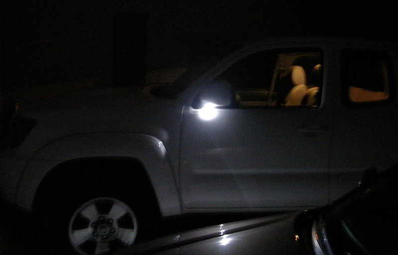 courtesy/entry lights World