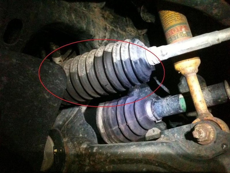 My First Leak Help (Pic Included) Possibly tcase/rackpinion