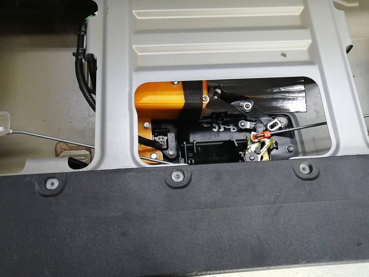 10 DIY Power Lock Tailgate Page 17 World