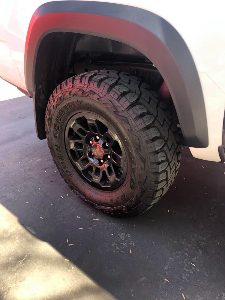 FS 2018 TRD Pro Wheels, Center Caps & Black Lug Nuts World