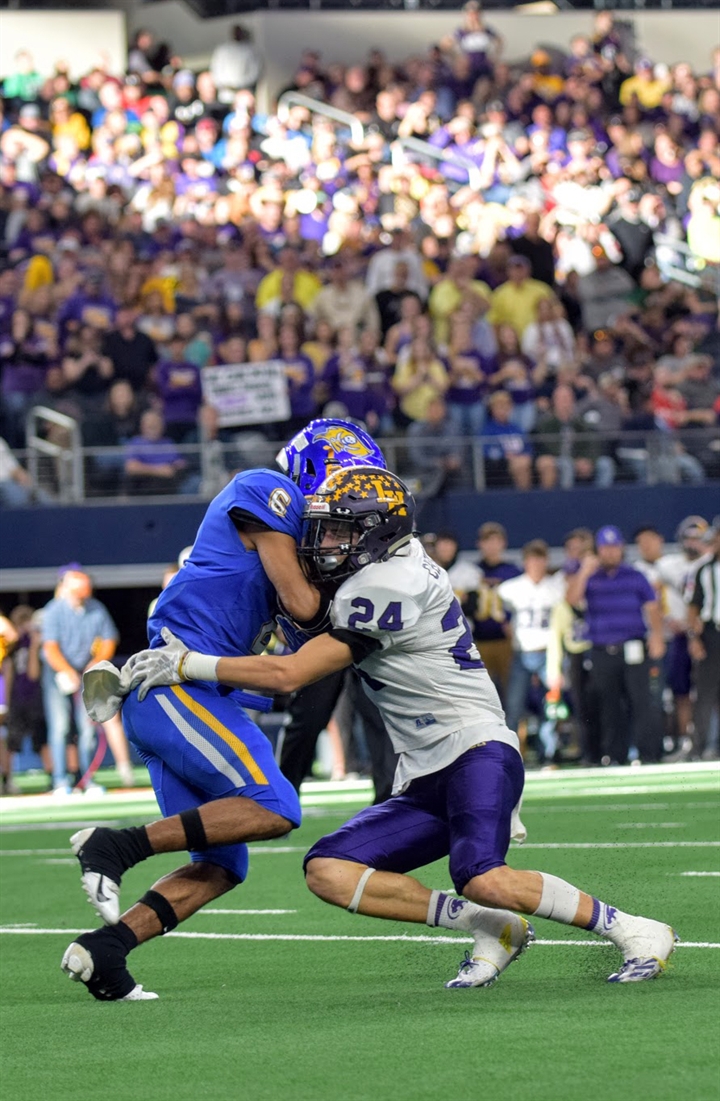 Waco La Vega 35, Liberty Hill 21 2018 4A DI Texas high school football