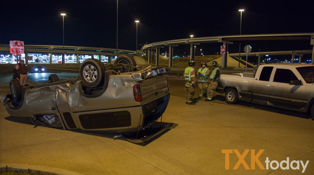 Rollover accident blocks Pavilion Pkwy. Texarkana Today