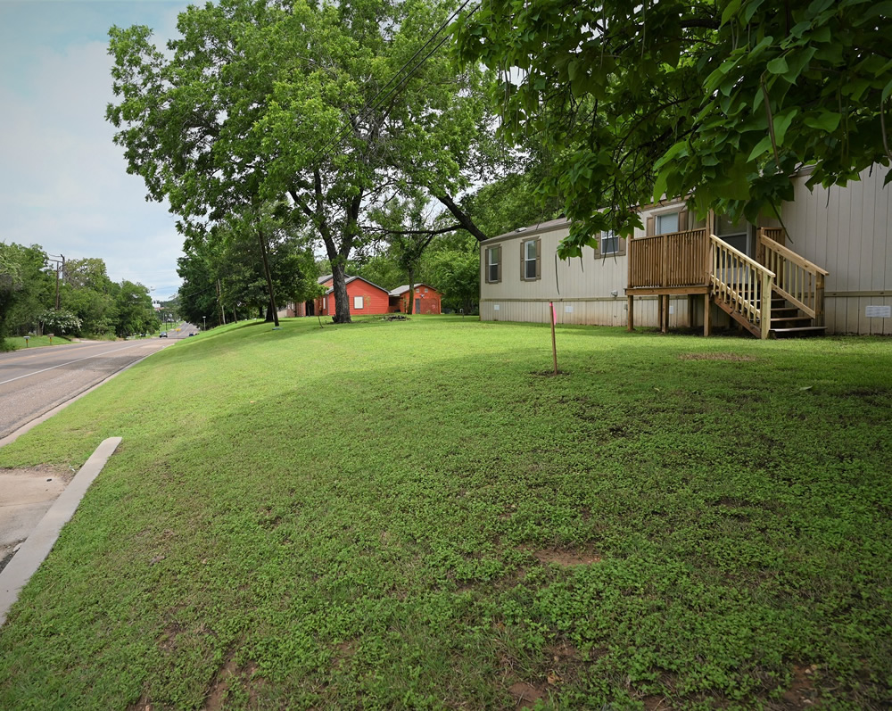 710 Wheelock St. Franklin, TX. 77856