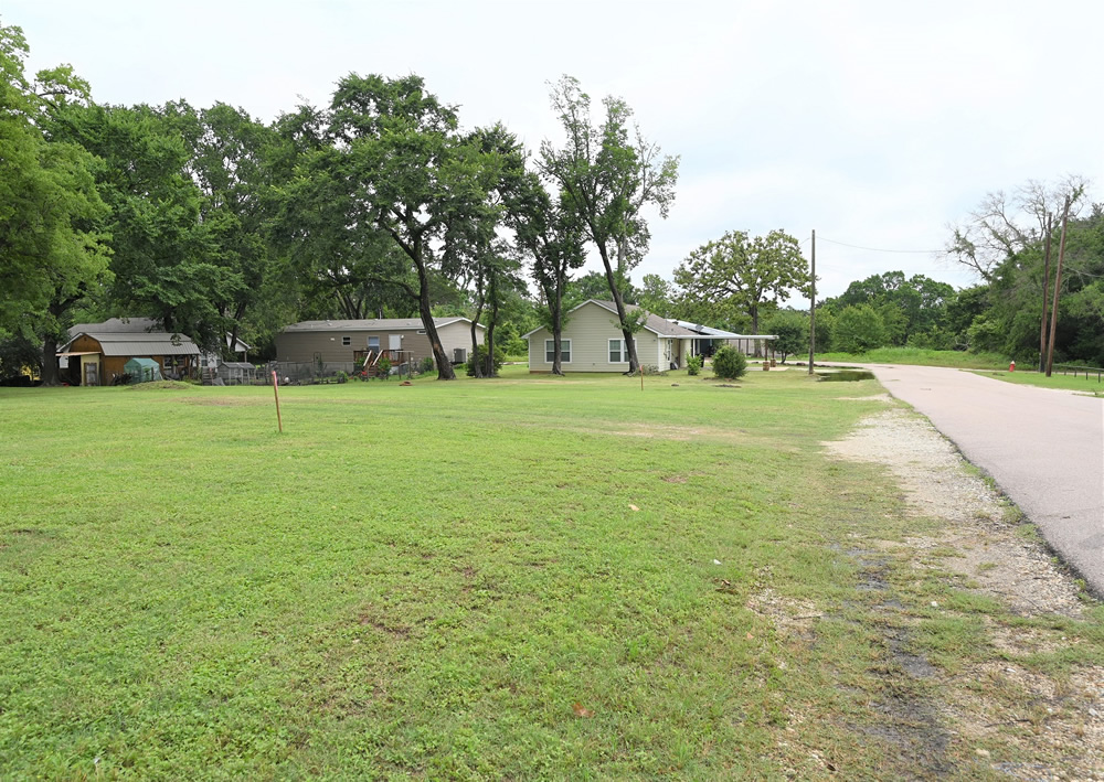 710 Wheelock St. Franklin, TX. 77856