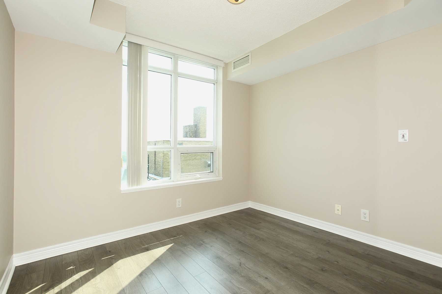 212 Eglinton Ave East Mount Pleasant • Tyler Pope Realtor