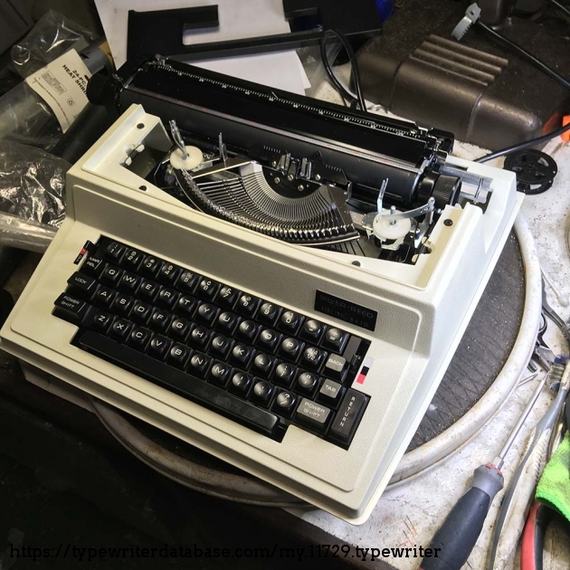 19XX Silver Reed Electric 8610 on the Typewriter Database