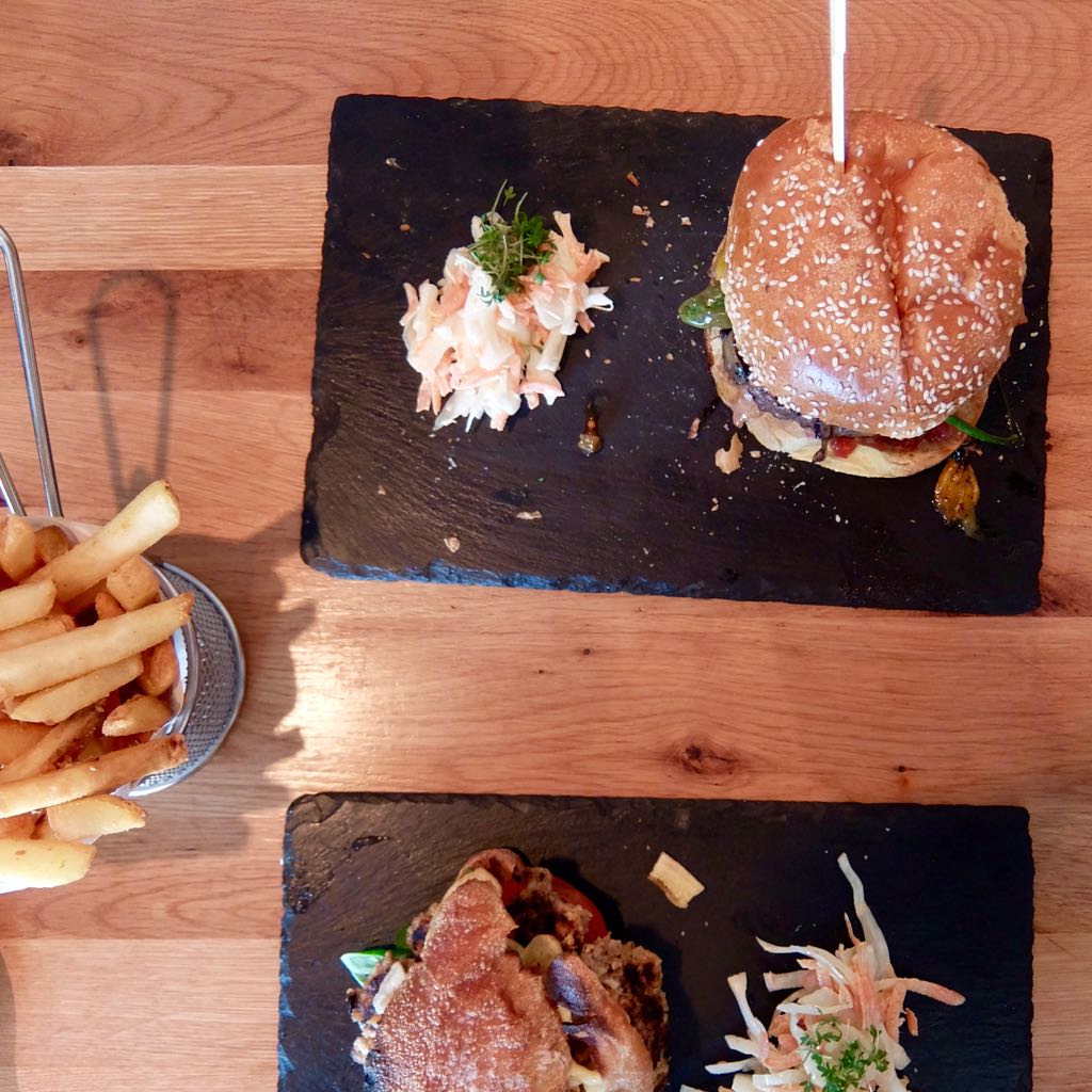 10 Burger in Hamburg, die ihr probieren müsst! Typisch Hamburch
