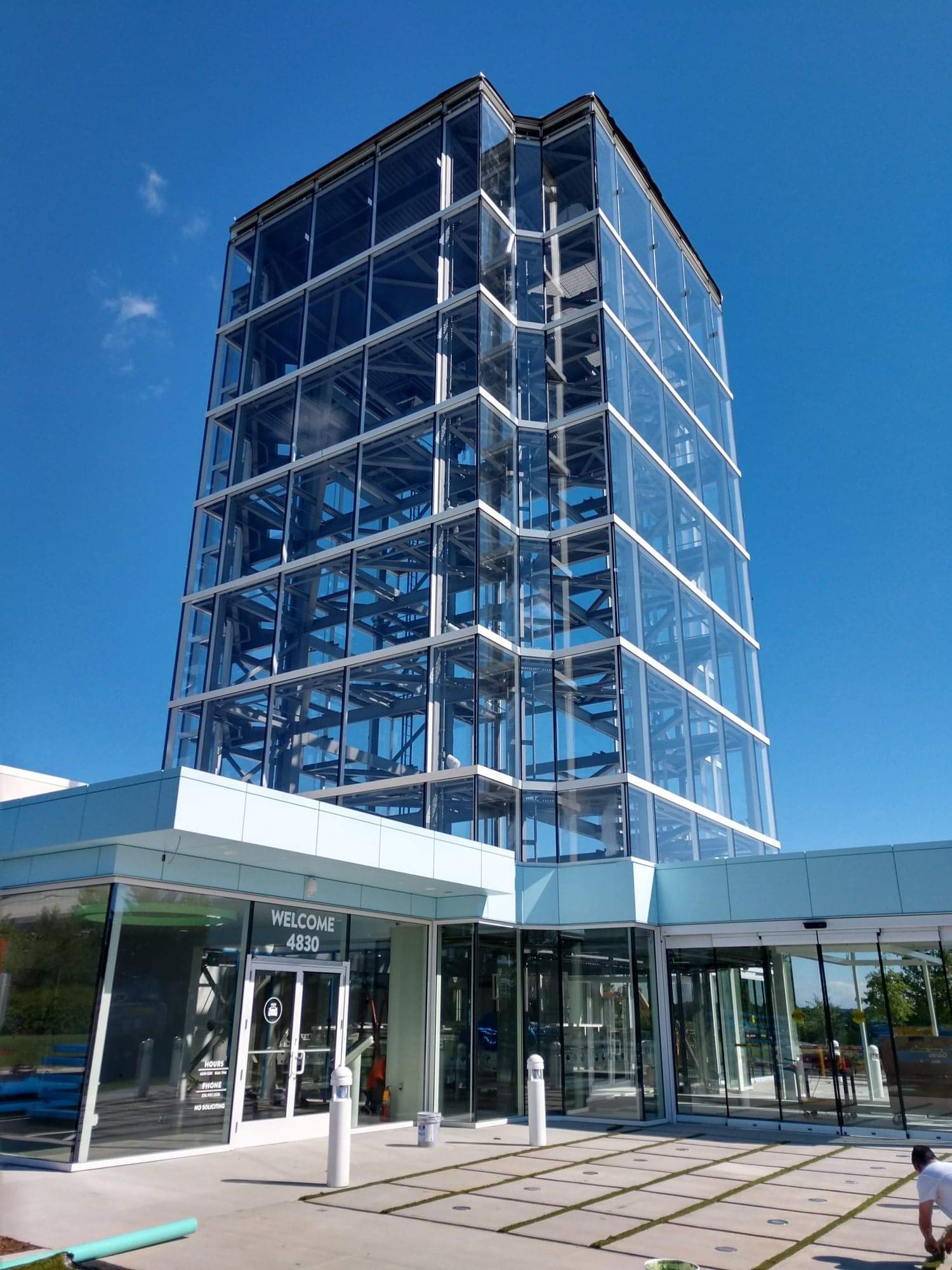 Carvana building a tower vending machine in Greensboro (Charlotte