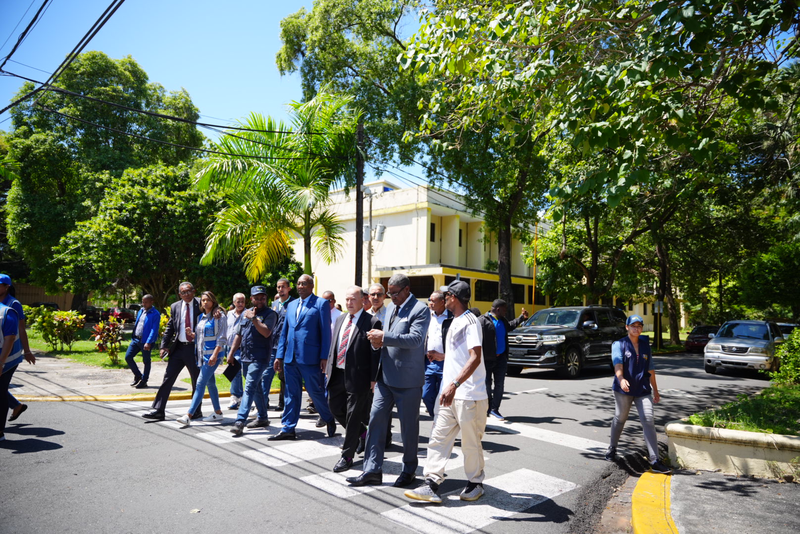 Rector UASD realiza recorrido por el campus universitario para adecuar