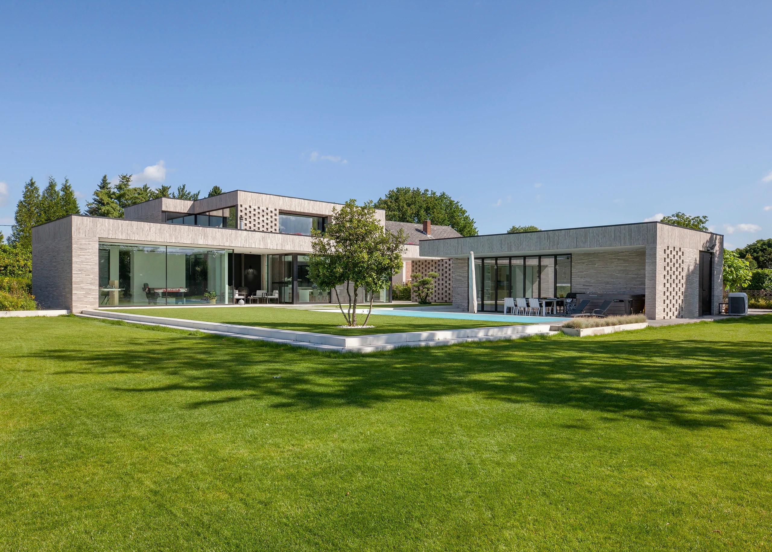 House SB UAU Collectiv