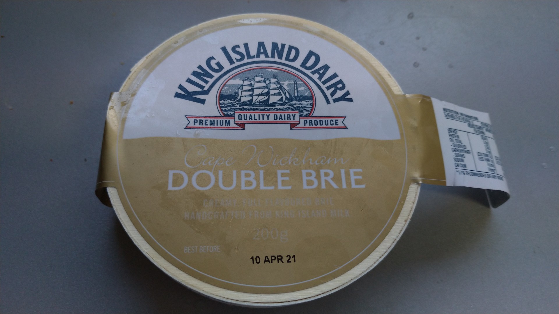 【KING ISLAND DAIRY】ちょっと高級なチーズを買って食べてみた Cape Wickham Double Brie オーストラリアでウーバー生活ウーバードライバーのブログ
