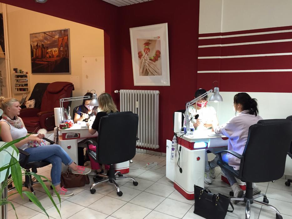 Hollywood Nails • Kiel, Küterstraße 5 Öffnungszeiten & Angebote