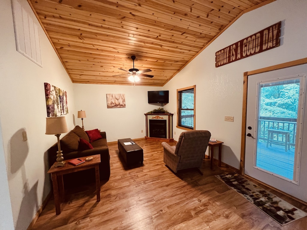 Cave Creek Cabin 1 Cabin Rentals on Shawnee Wine Trail Cave Creek