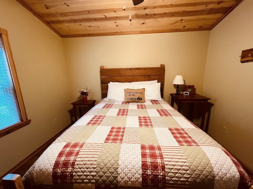 Cave Creek Cabin 1 Cabin Rentals on Shawnee Wine Trail Cave Creek