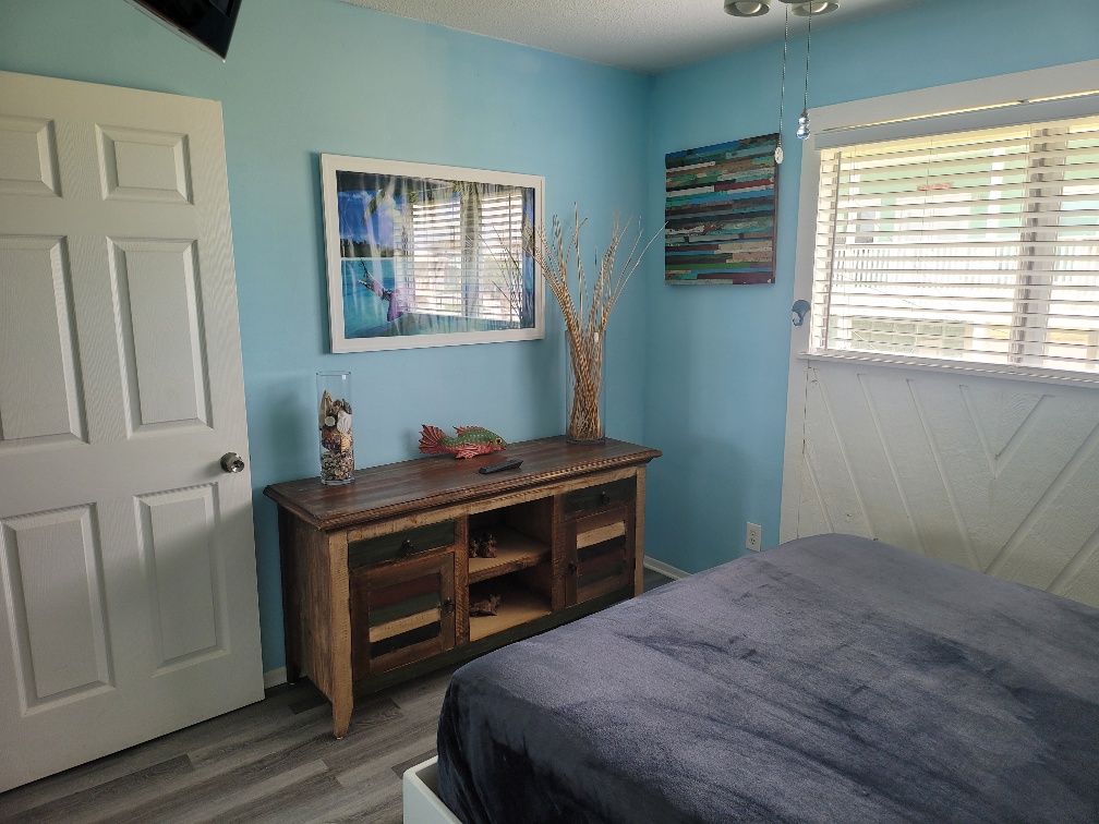 Cottage by the Sea in Terramar Beach Team Mamo Realty, Inc.