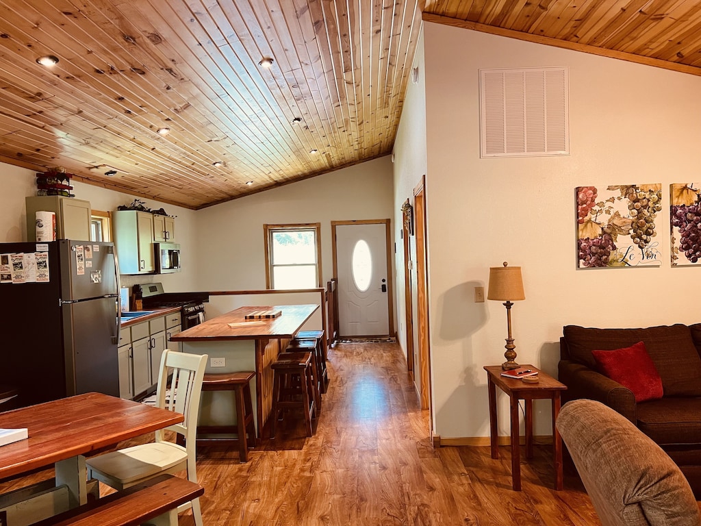 Cave Creek Cabin 1 Cabin Rentals on Shawnee Wine Trail Cave Creek