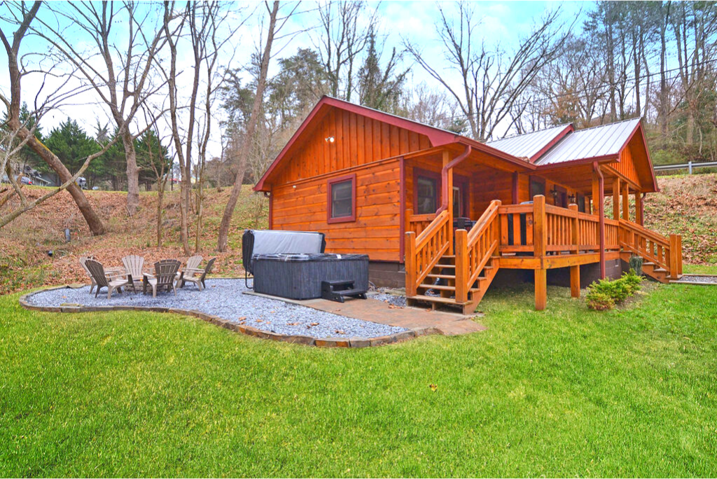 Pet Friendly Ellijay Cabin Rental w/ Hot Tub Near Downtown Ellijay.