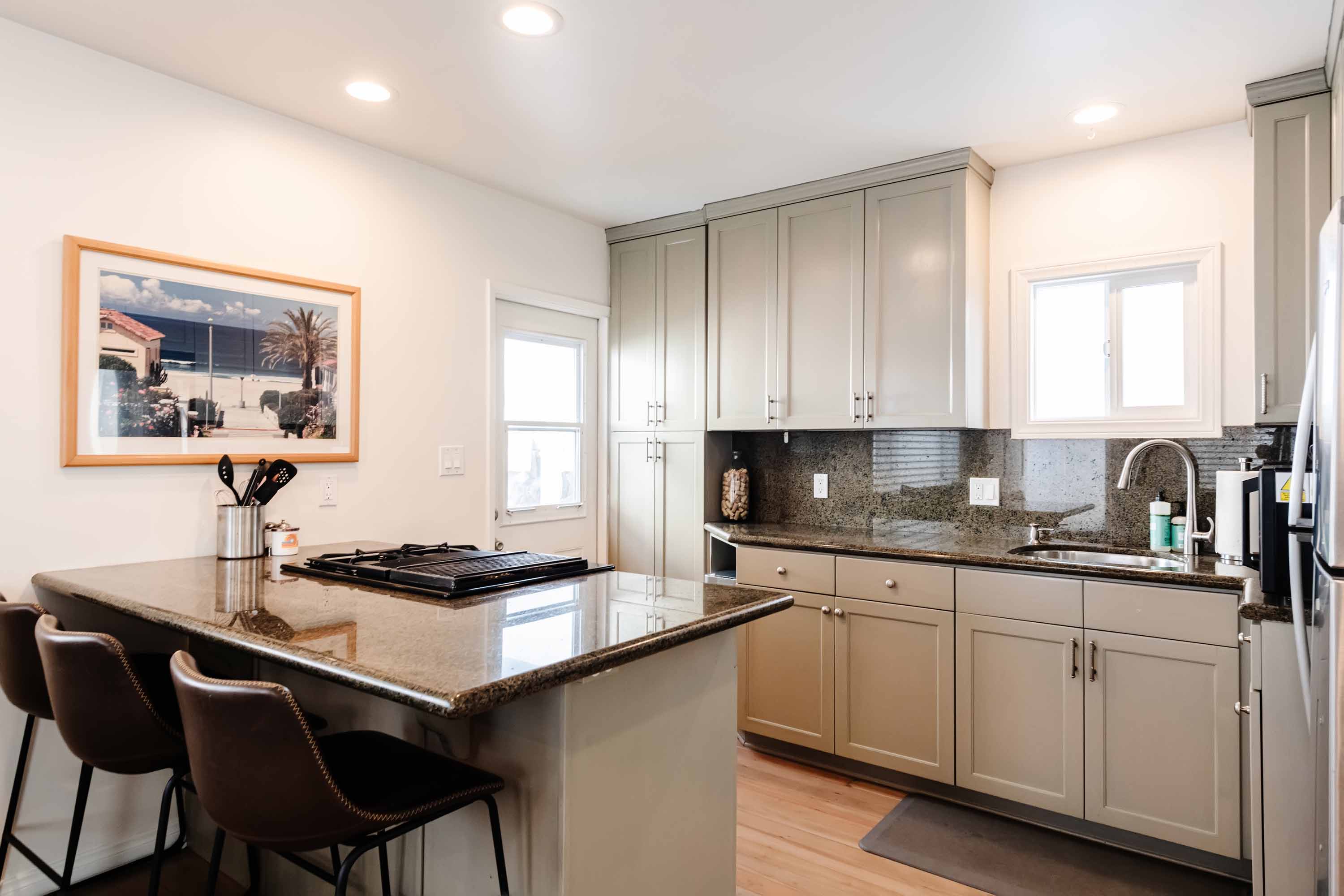 424 29th Sunny California Furnished Rentals