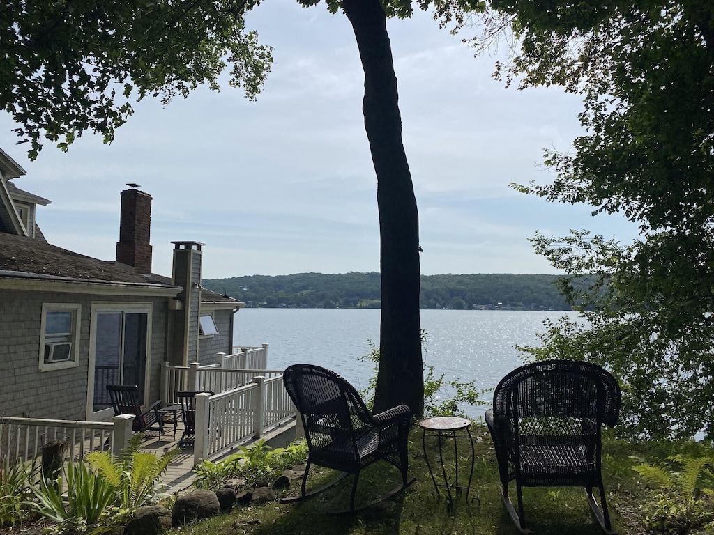 WaterfrontConesusLakehouseGeneseoHikingWineKayaks Luxury Family