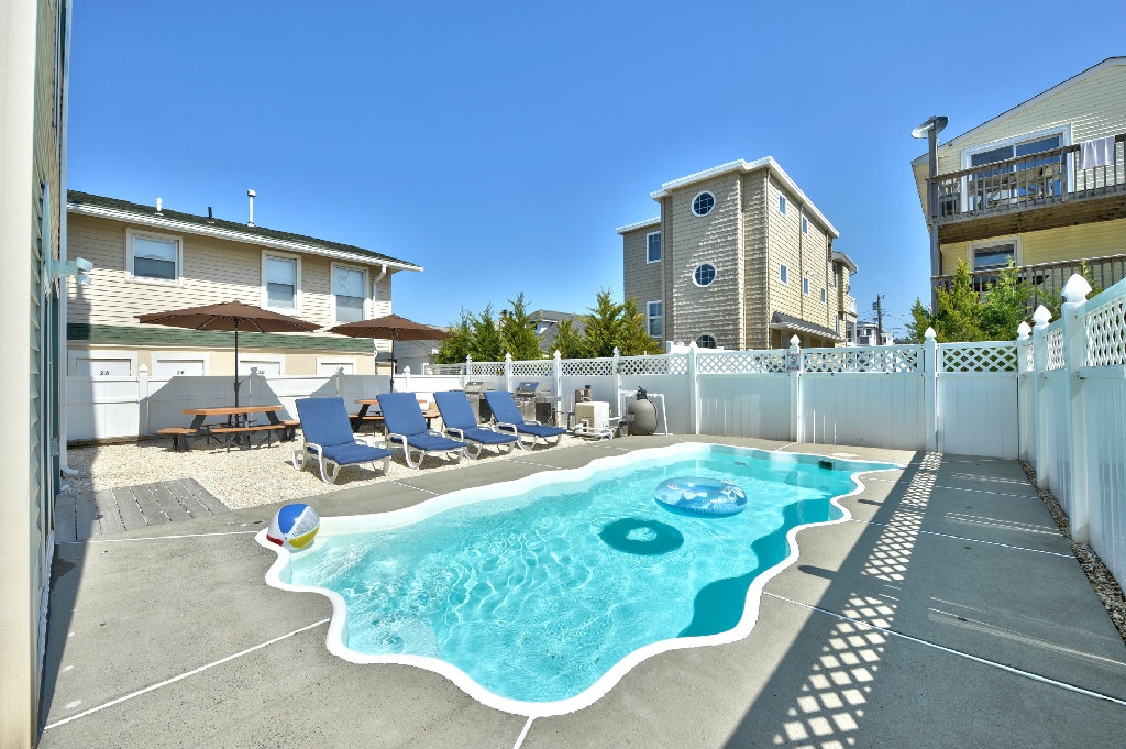 Shamrock by the Sea (B) LBI Beach House For Rent Shamrock by the Sea