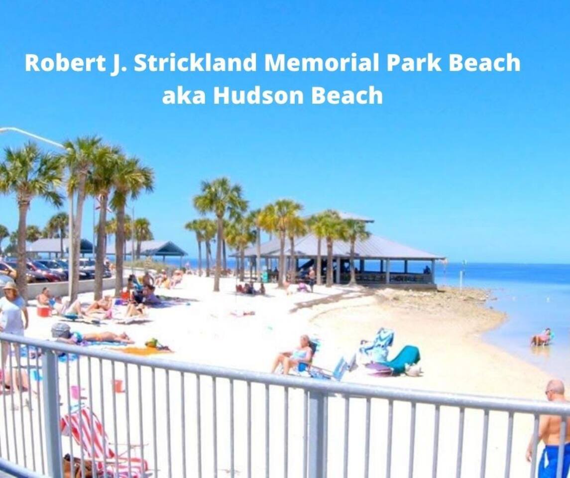 Beautiful & Cozy Home on a Canal in Hudson, FL! 1 Rated Vacation