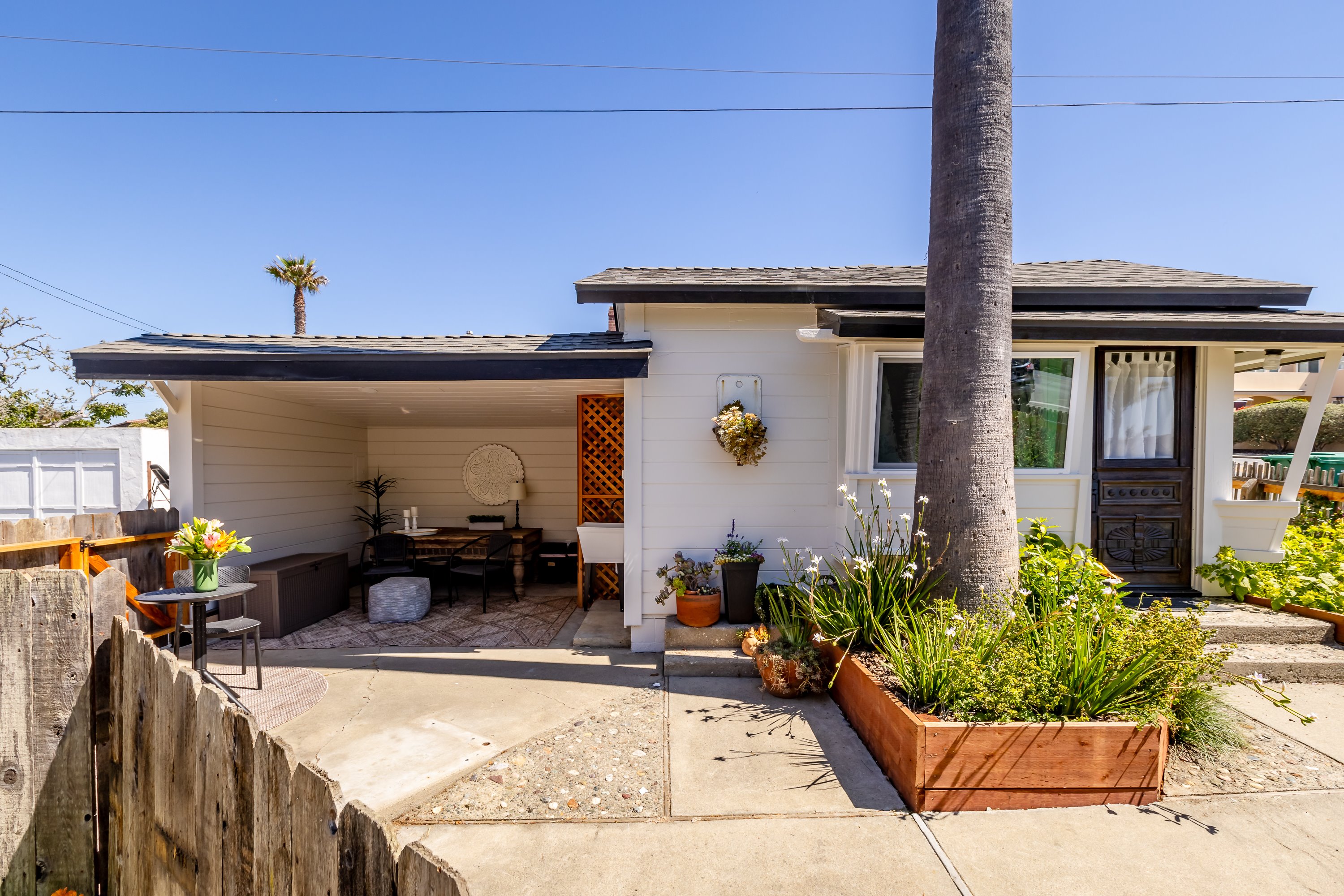 (040) The Cottage at Cayucos Beachside Rentals Inc.