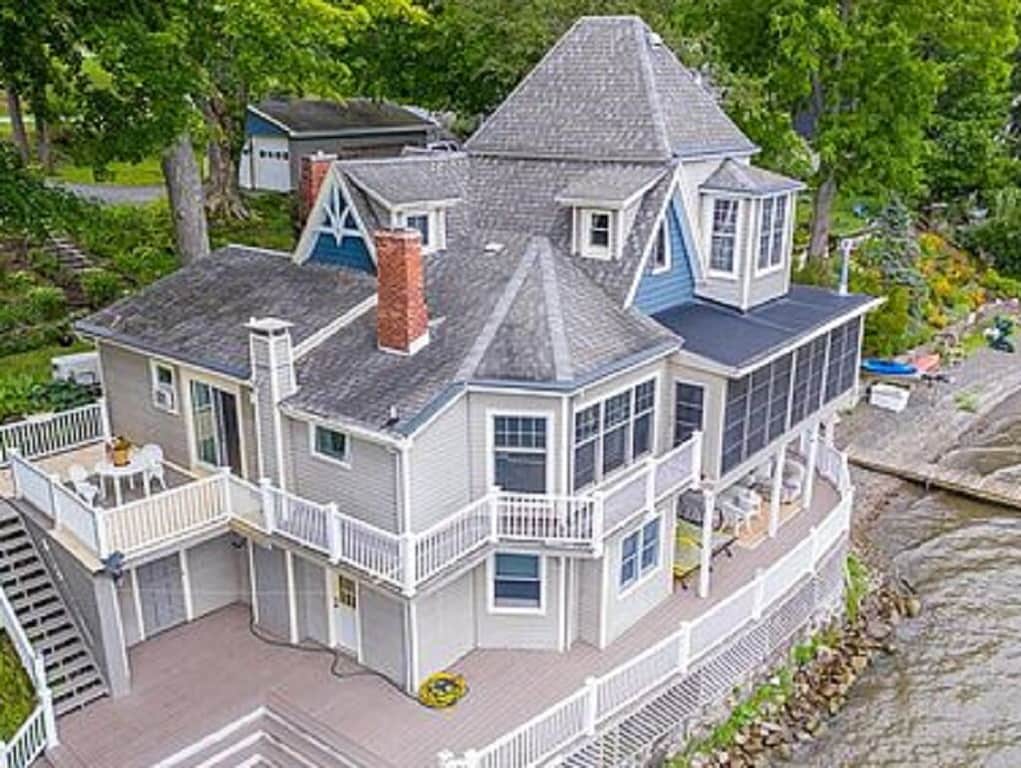 Waterfront.Conesus.Lakehouse.Geneseo.Hiking.Wine.Kayaks Luxury Family