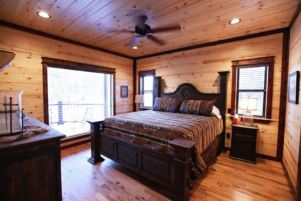 Painted Deer Lodge Hochatown Vacation Properties