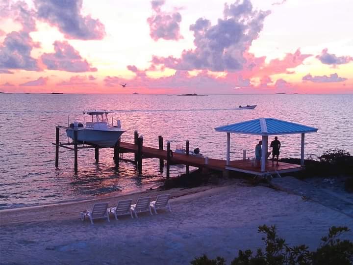 Narikela, The Beachfront Staniel Cay Villa Staniel Cay Villas